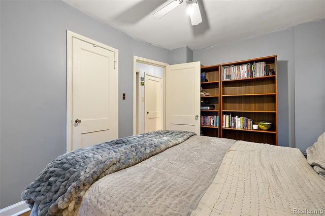 10024 Kingston Avenue, Huntington Woods, MI 48070