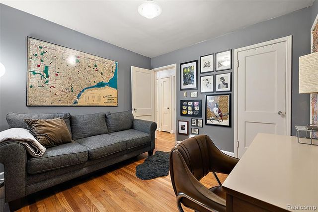 10024 Kingston Avenue, Huntington Woods, MI 48070