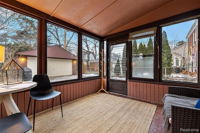 10024 Kingston Avenue, Huntington Woods, MI 48070