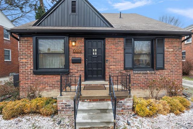 10024 Kingston Avenue, Huntington Woods, MI 48070