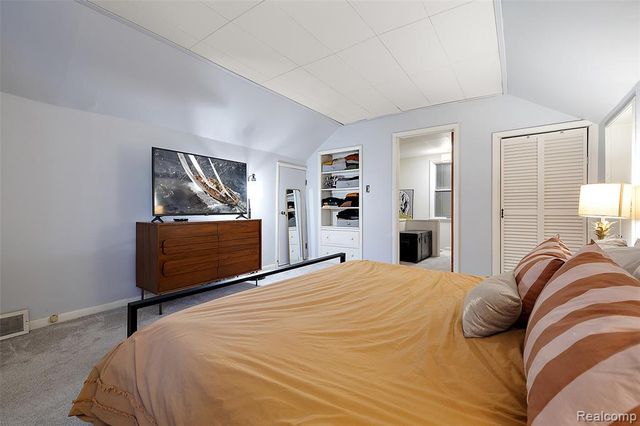 10024 Kingston Avenue, Huntington Woods, MI 48070