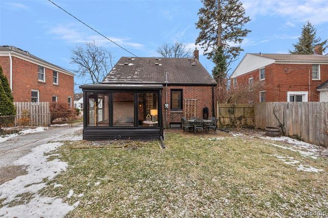 10024 Kingston Avenue, Huntington Woods, MI 48070