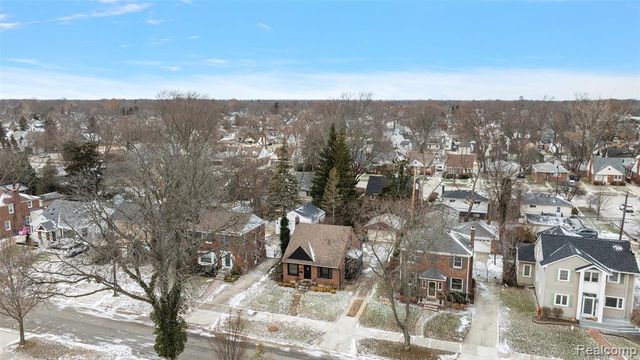 10024 Kingston Avenue, Huntington Woods, MI 48070