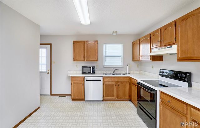 1033 Bieker Road, Washington, MO 63090