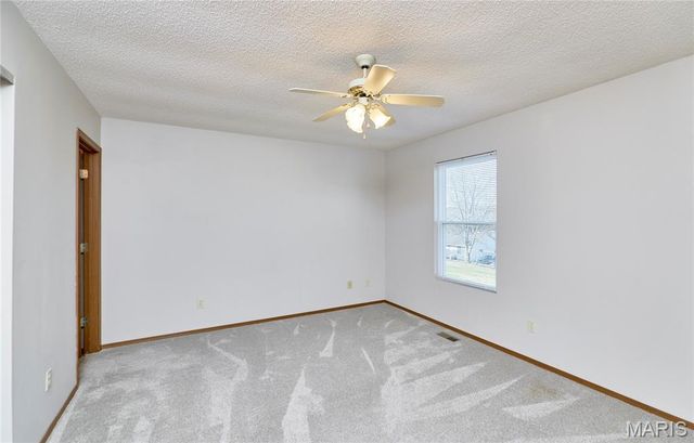 1033 Bieker Road, Washington, MO 63090