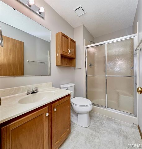 1033 Bieker Road, Washington, MO 63090