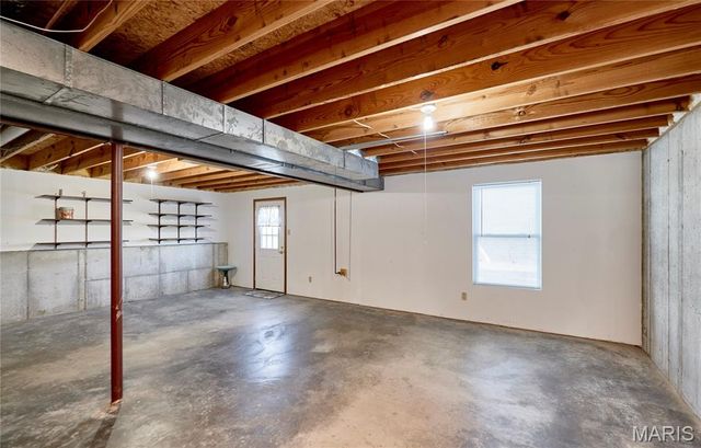 1033 Bieker Road, Washington, MO 63090