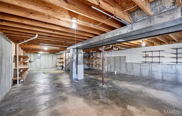 1033 Bieker Road, Washington, MO 63090