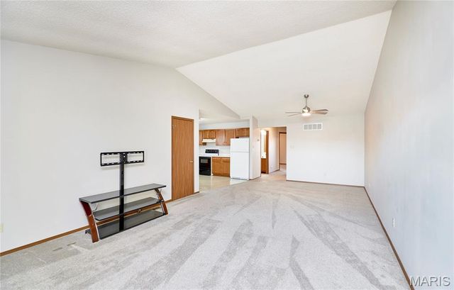 1033 Bieker Road, Washington, MO 63090