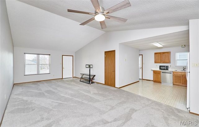 1033 Bieker Road, Washington, MO 63090