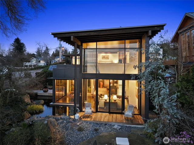 919 6th Street W, Kirkland, WA 98033