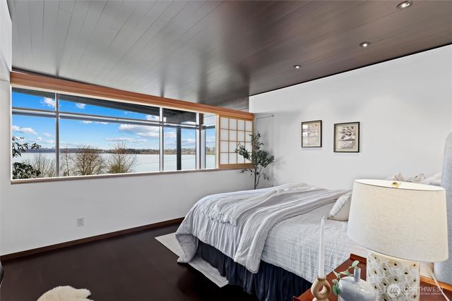 919 6th Street W, Kirkland, WA 98033