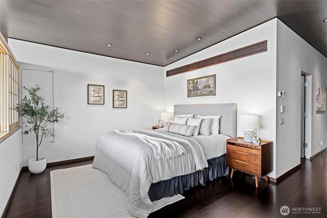 919 6th Street W, Kirkland, WA 98033