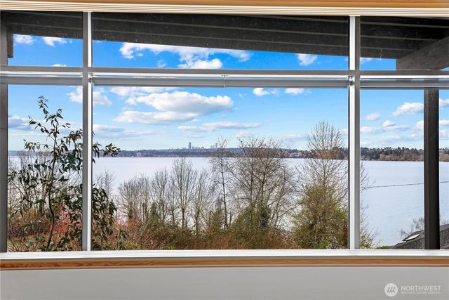 919 6th Street W, Kirkland, WA 98033