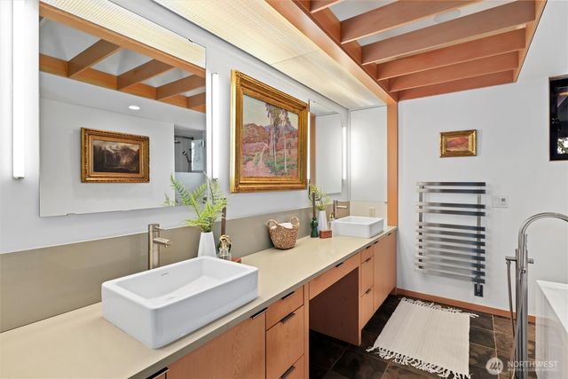 919 6th Street W, Kirkland, WA 98033