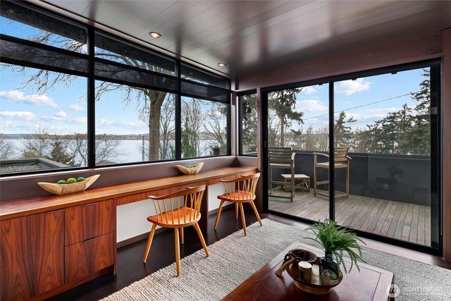 919 6th Street W, Kirkland, WA 98033