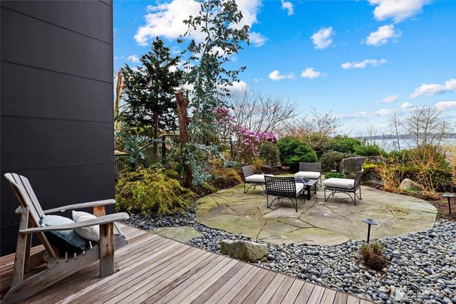 919 6th Street W, Kirkland, WA 98033