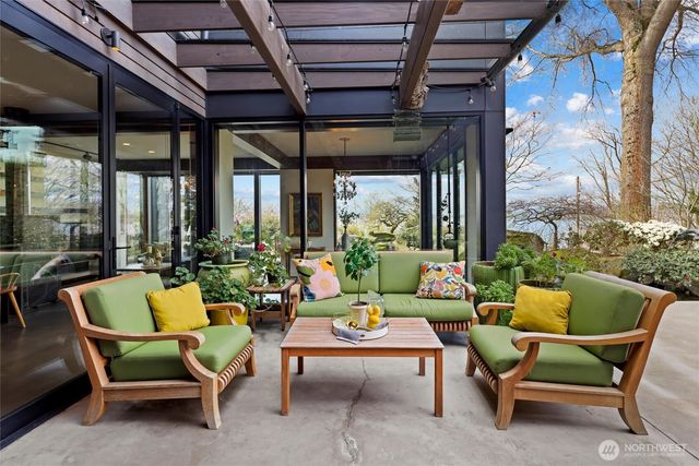 919 6th Street W, Kirkland, WA 98033