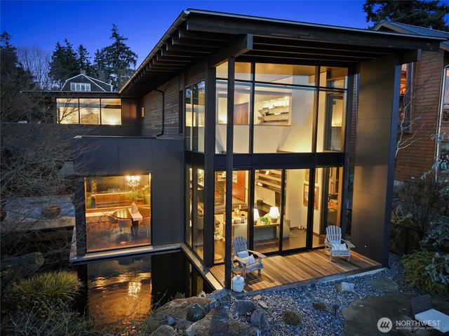 919 6th Street W, Kirkland, WA 98033