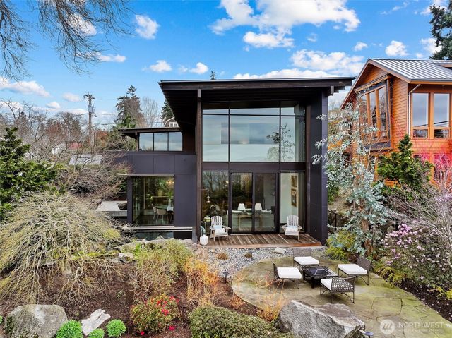 919 6th Street W, Kirkland, WA 98033