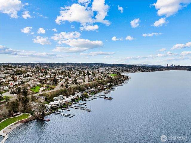 919 6th Street W, Kirkland, WA 98033