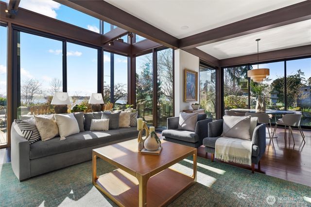 919 6th Street W, Kirkland, WA 98033