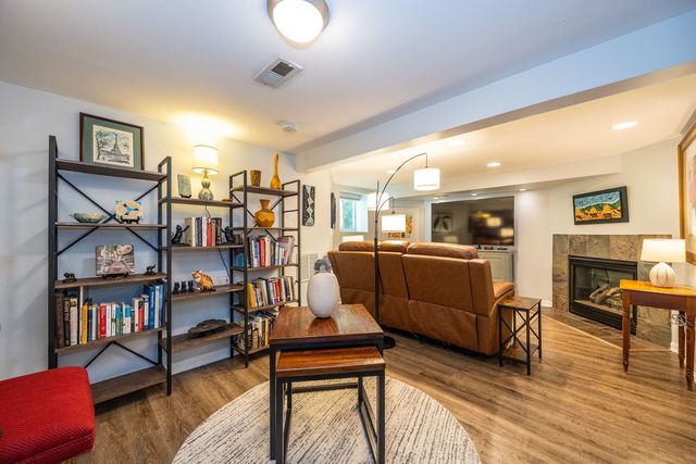 4836 N Oakley Avenue 1, Chicago, IL 60625