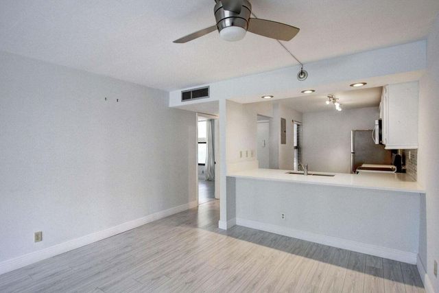 11 Royal Palm Way 1040, Boca Raton, FL 33432