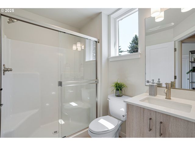 15155 E Burnside, Portland, OR 97233