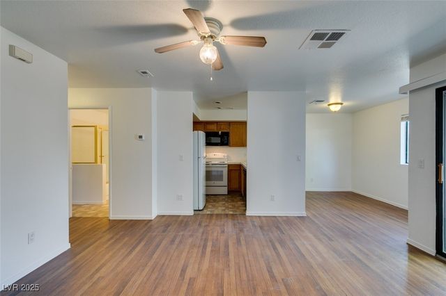 2220 Pine Breeze Lane 103, Las Vegas, NV 89119