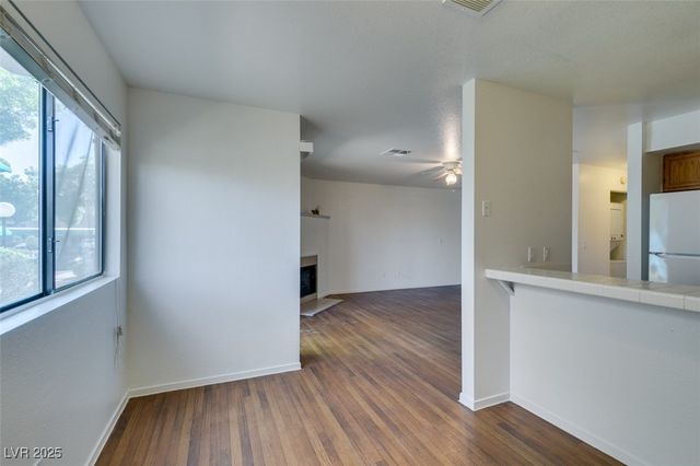 2220 Pine Breeze Lane 103, Las Vegas, NV 89119