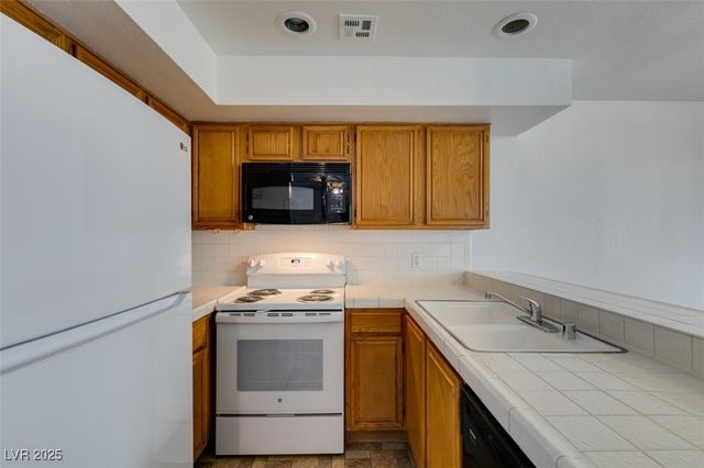 2220 Pine Breeze Lane 103, Las Vegas, NV 89119