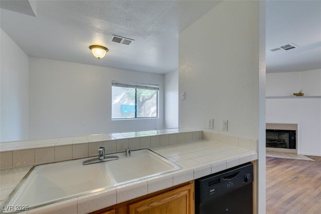 2220 Pine Breeze Lane 103, Las Vegas, NV 89119