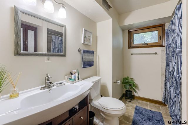 13116 Southdale Circle, Omaha, NE 68137