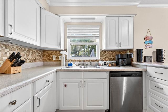 2220 LAUREN DRIVE, Largo, FL 33774