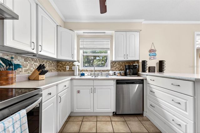 2220 LAUREN DRIVE, Largo, FL 33774