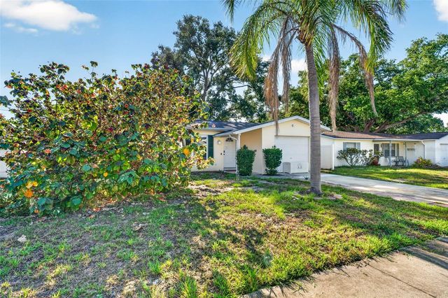 2220 LAUREN DRIVE, Largo, FL 33774