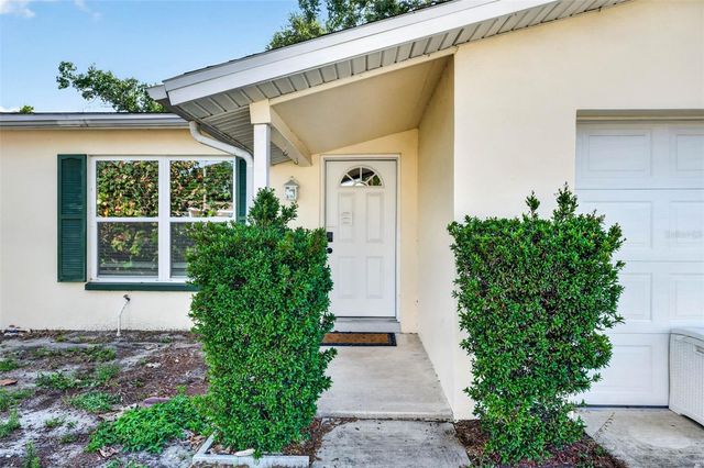 2220 LAUREN DRIVE, Largo, FL 33774