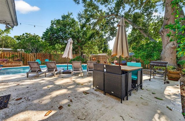 2220 LAUREN DRIVE, Largo, FL 33774