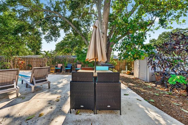 2220 LAUREN DRIVE, Largo, FL 33774