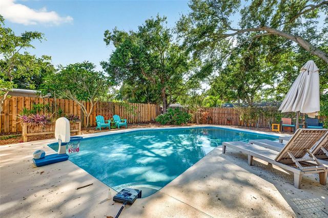 2220 LAUREN DRIVE, Largo, FL 33774