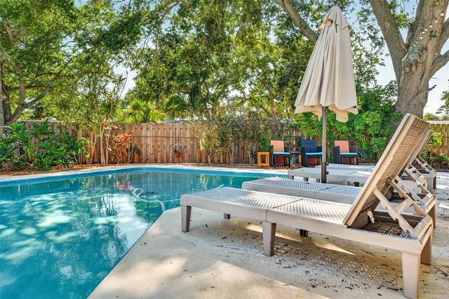2220 LAUREN DRIVE, Largo, FL 33774