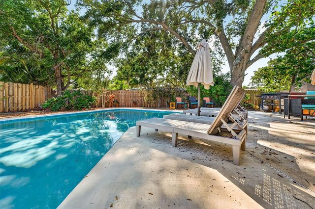 2220 LAUREN DRIVE, Largo, FL 33774
