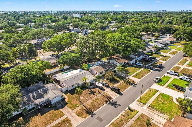 2220 LAUREN DRIVE, Largo, FL 33774