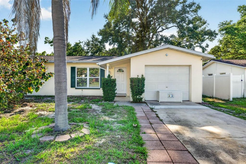 2220 LAUREN DRIVE, Largo, FL 33774