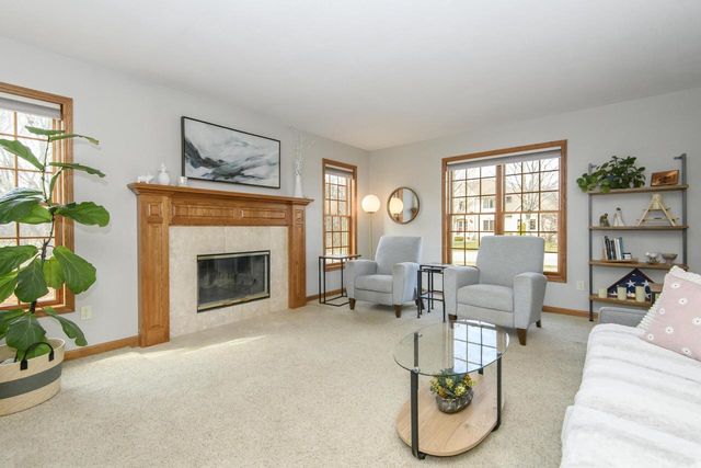 4195 W Squire AVENUE, Greenfield, WI 53221