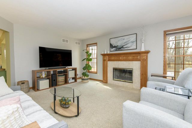 4195 W Squire AVENUE, Greenfield, WI 53221