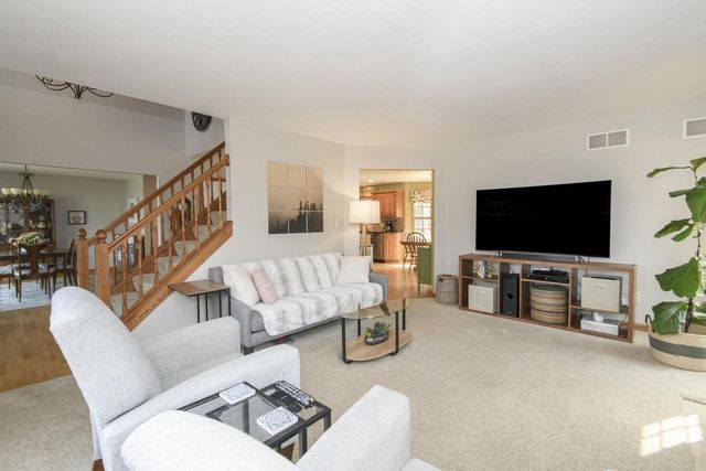 4195 W Squire AVENUE, Greenfield, WI 53221