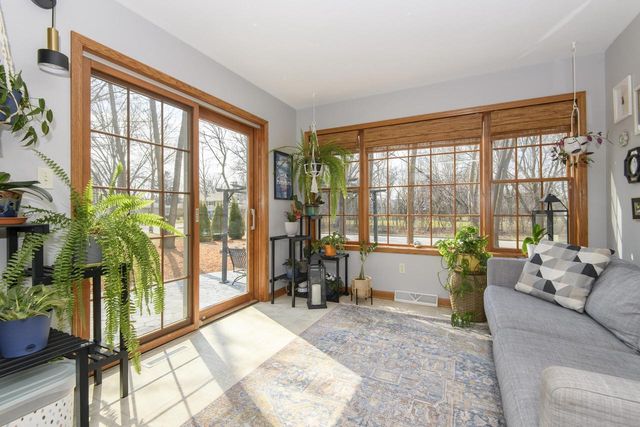 4195 W Squire AVENUE, Greenfield, WI 53221