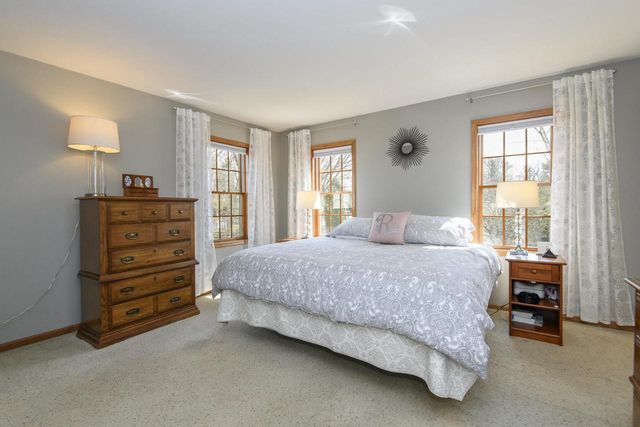 4195 W Squire AVENUE, Greenfield, WI 53221